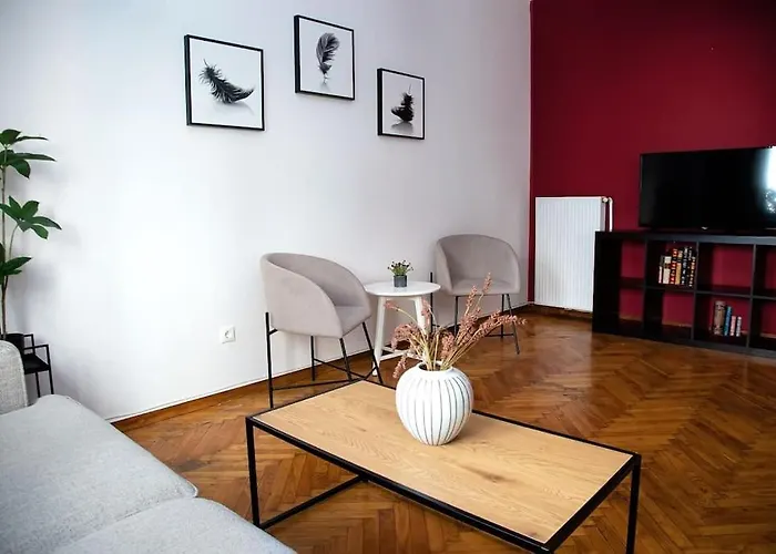 Central Apartment Near Hilton