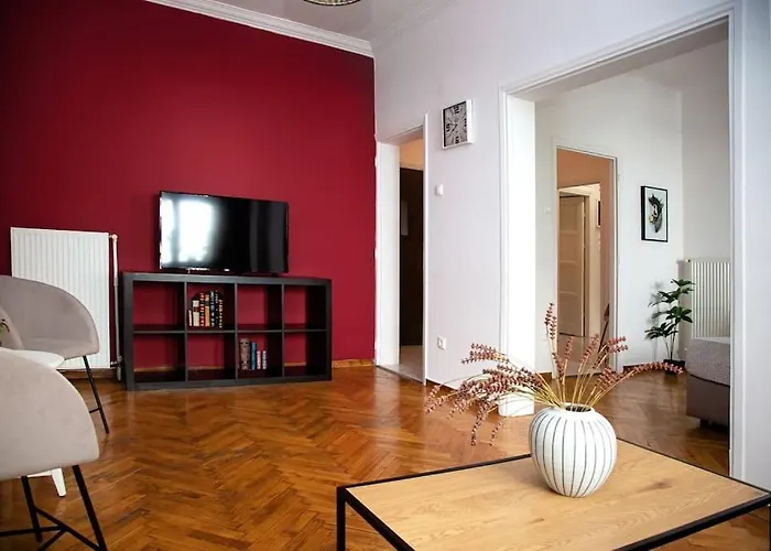 Central Apartment Near Hilton